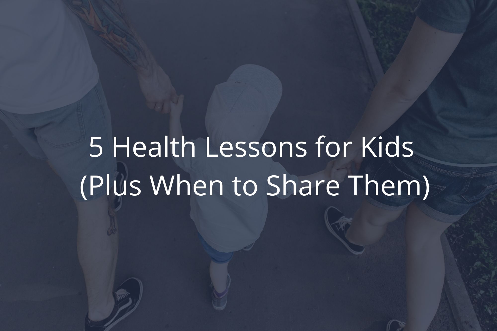 Two parents walk with their toddler in a white hat, telling him health lessons for kids. 